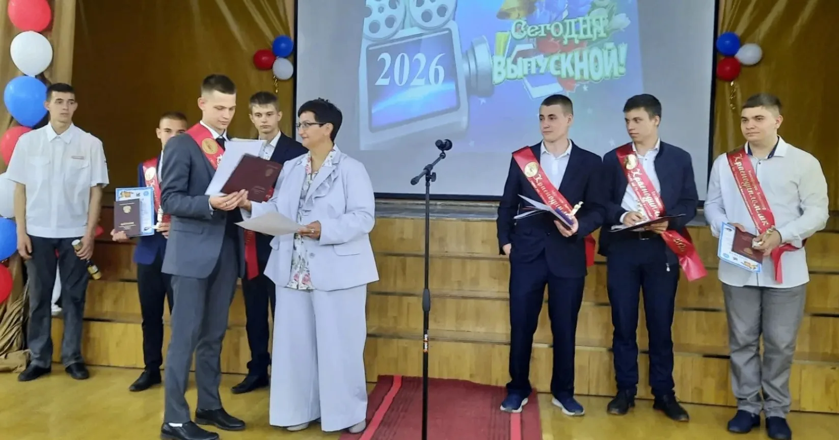 🎓 В Зиминском железнодорожном техникуме состоялись торжественные церемонии вручения дипломов выпуск