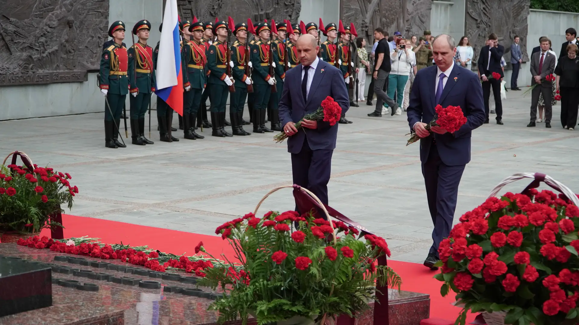 🌹В Екатеринбурге, на территории Широкореченского военно-мемориального комплекса, в День памяти и ск