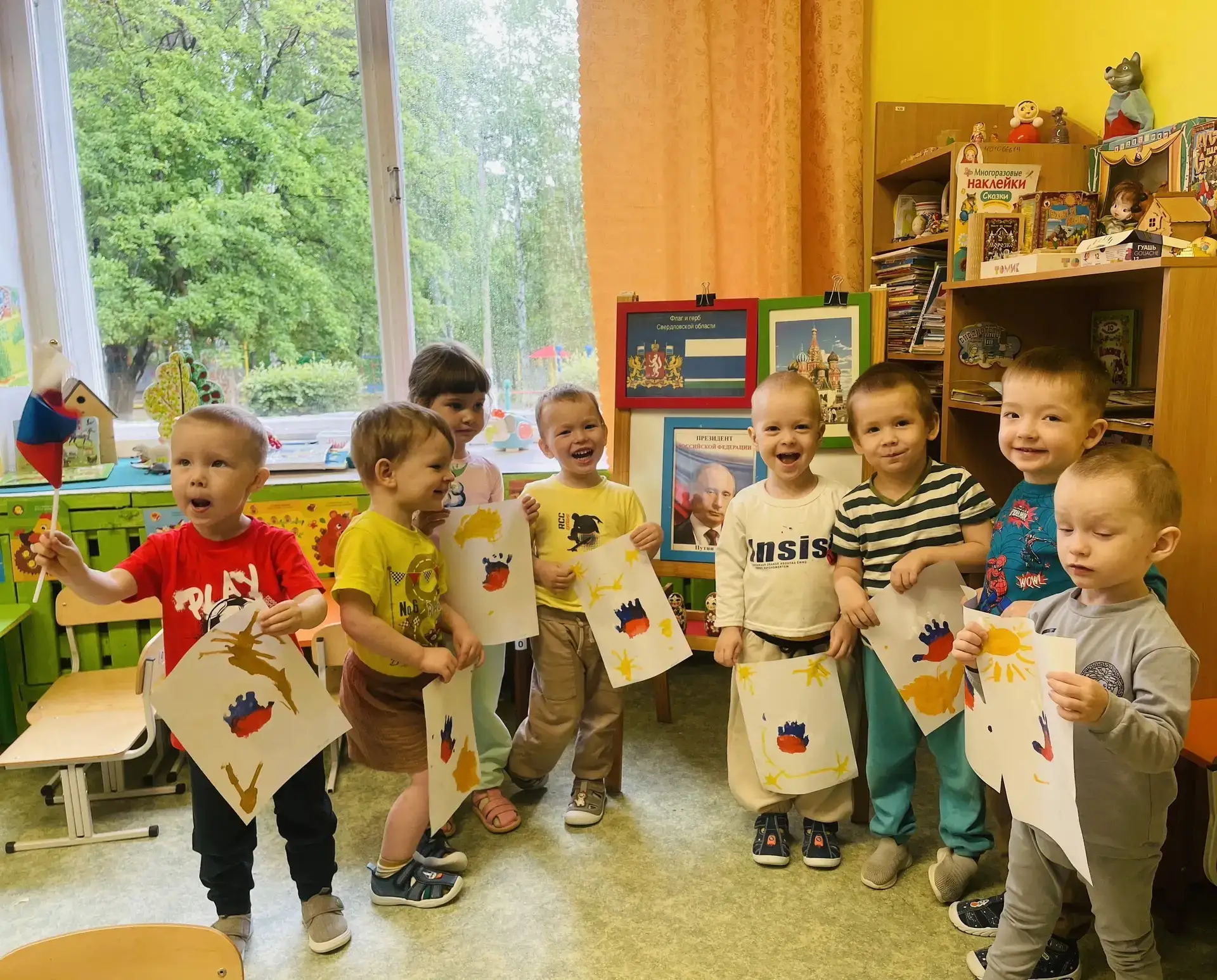 Сегодня ребята из группы Непоседы говорили о нашей большой и прекрасной стране — России! 🌾🇷🇺
Вмес
