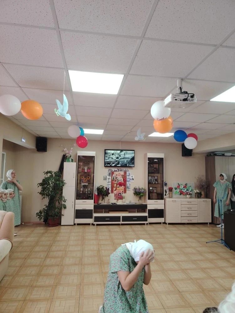 В канун праздника 9 Мая наша подготовительная "Кузнечики" и старшая "Смешарики"группа п...