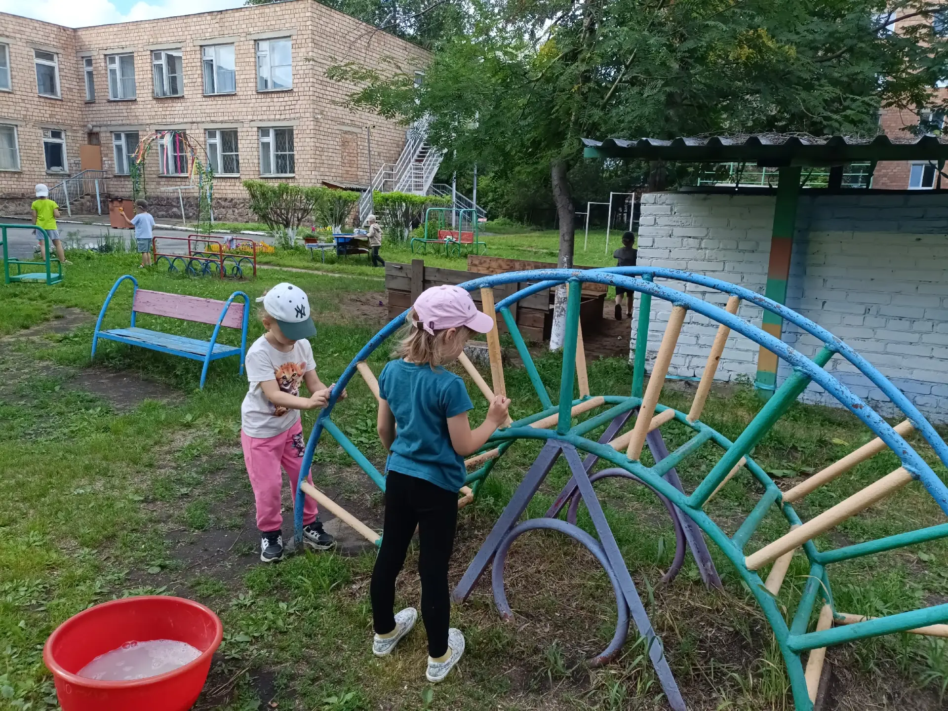«Маленькие хозяева большой чистоты»

☀Воспитанники нашего детского сада с большим удовольствием и от