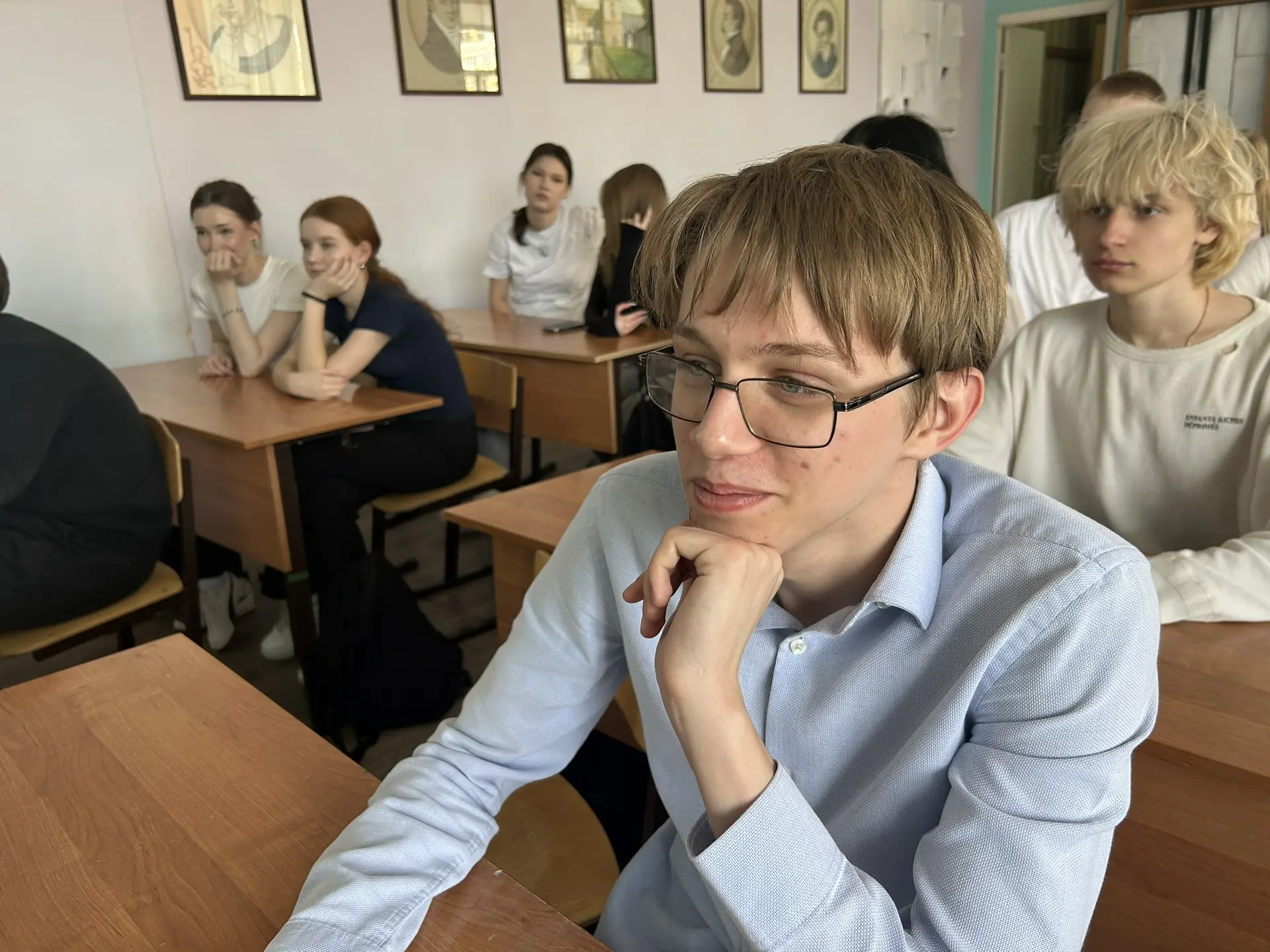 📢 "Со знанием дела: рабочие профессии на рынке труда" – наша лекция в 9 классе! 📢  Первомай – это не