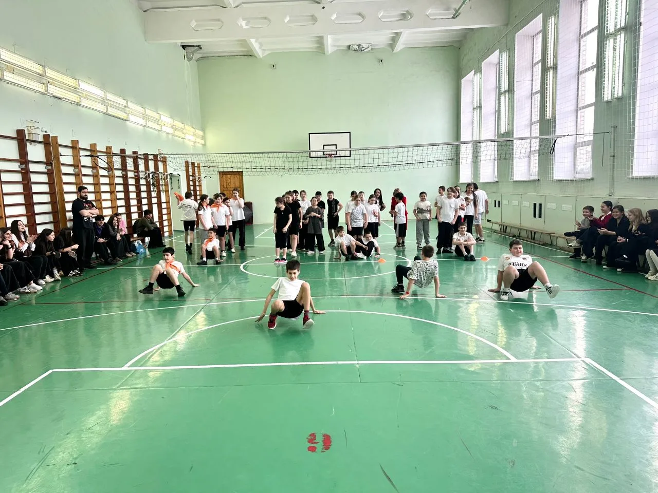 💪🇷🇺Вчера в нашей школе прошла спортивная эстафета  «Этнические игры» среди учащихся 5-х классов в ра