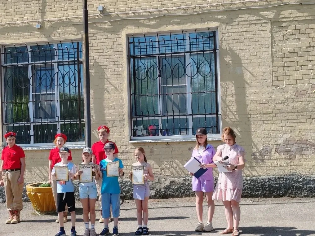 🔥Сегодня у ребят были следующие мероприятия:  
📍торжественная линейка, посвященная Дню России
🔥 к