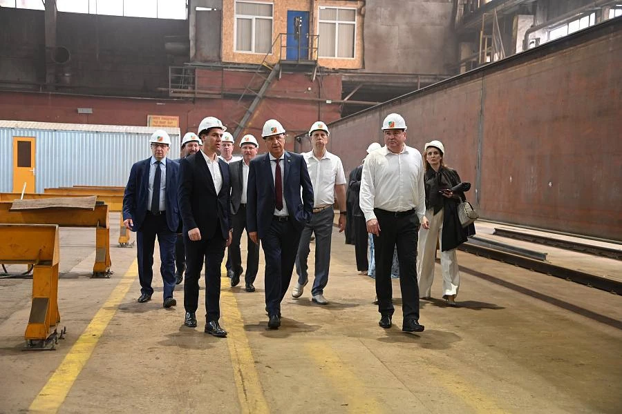 💙 Ректор ВолгГТУ, член-корр. РАН Александр Навроцкий принял участие в выездном совещании Губернатор