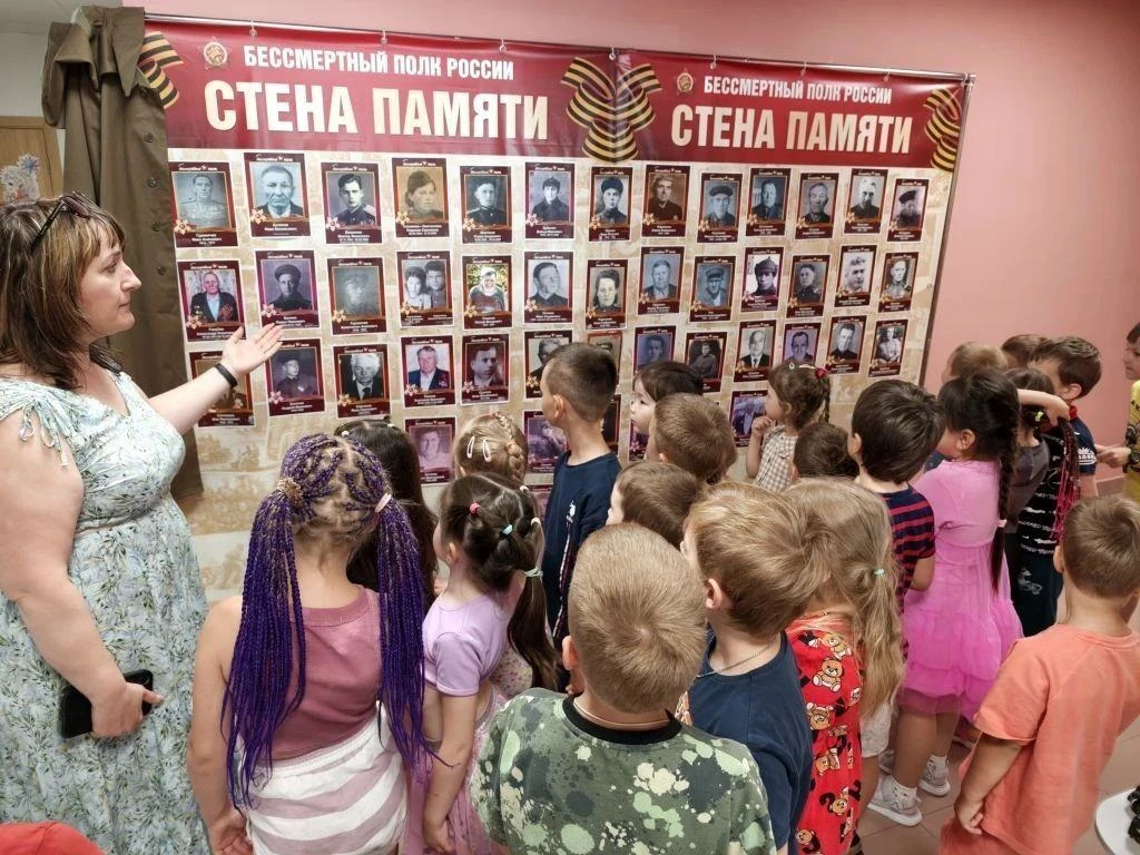 Воспитанники летней группы "Волна" дошкольного отделения "Незабудка"  посетили музей военной техники