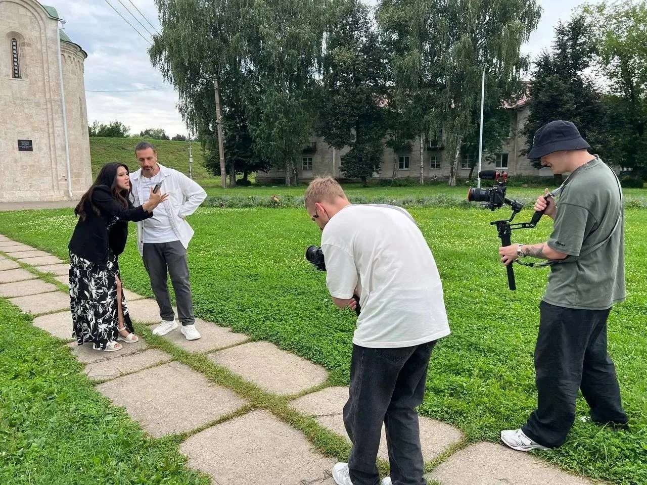 🎥 Блогеры из Италии и Перу приехали в Переславль-Залесский для съемок фильма в проекте «Дороже золо