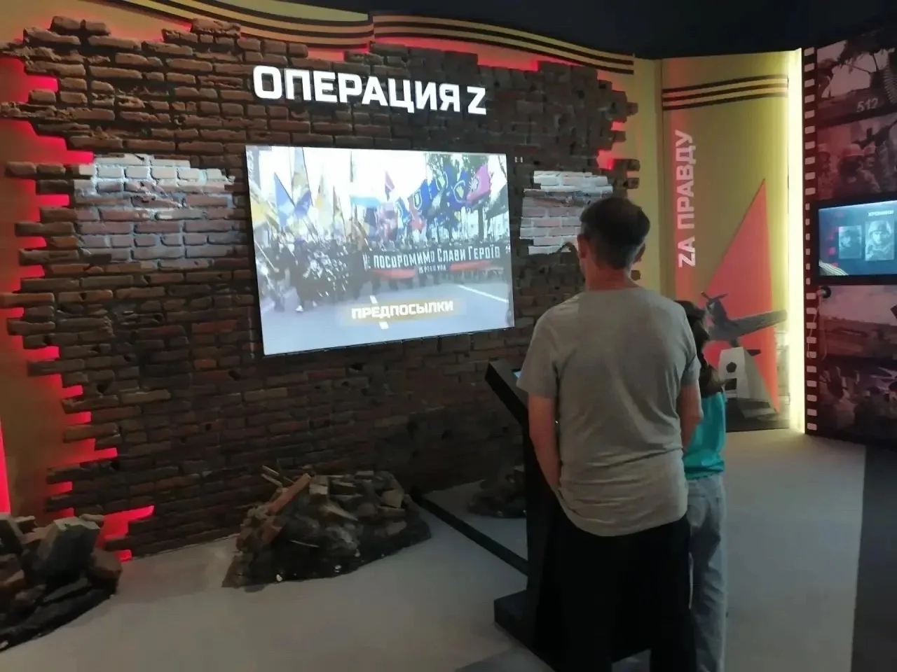 За окном ещё август, но мысли уже крутятся вокруг школьного вальса.