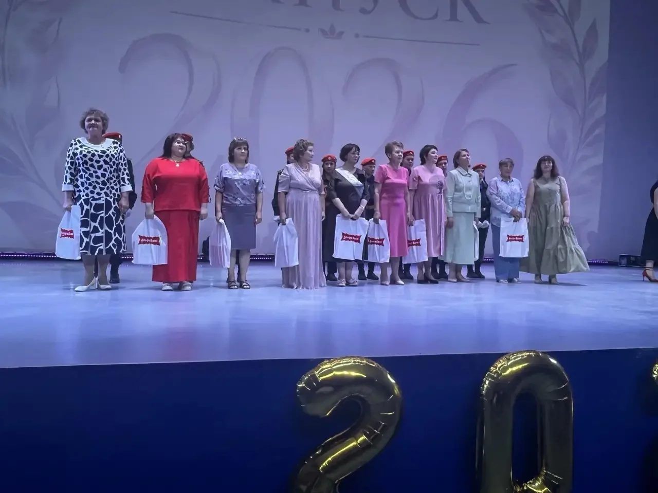 Торжественное вручение аттестатов выпускникам 11-х классов🌟🌟🌟

В нашей школе прошло одно из самых
