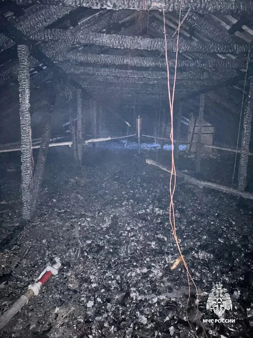 ⛑️🔥 В Рыбинске произошел пожар в многоквартирном доме: спасли 35 человек, в их числе дети  🏠 Возгора