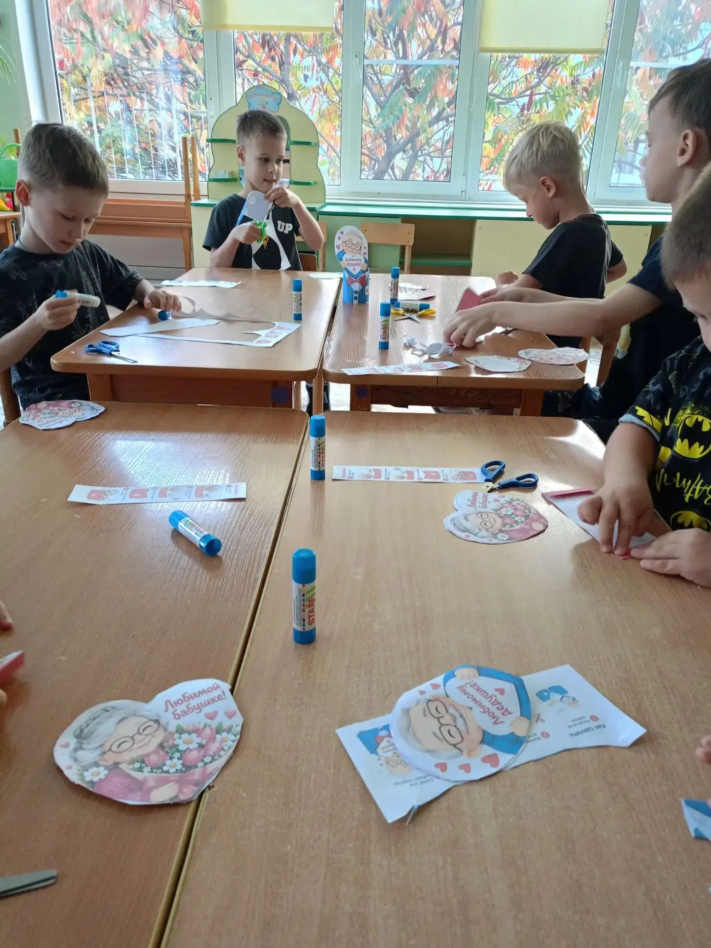 Первого октября в нашем детском саду прошел тематический день, посвященный Дню пожилого...