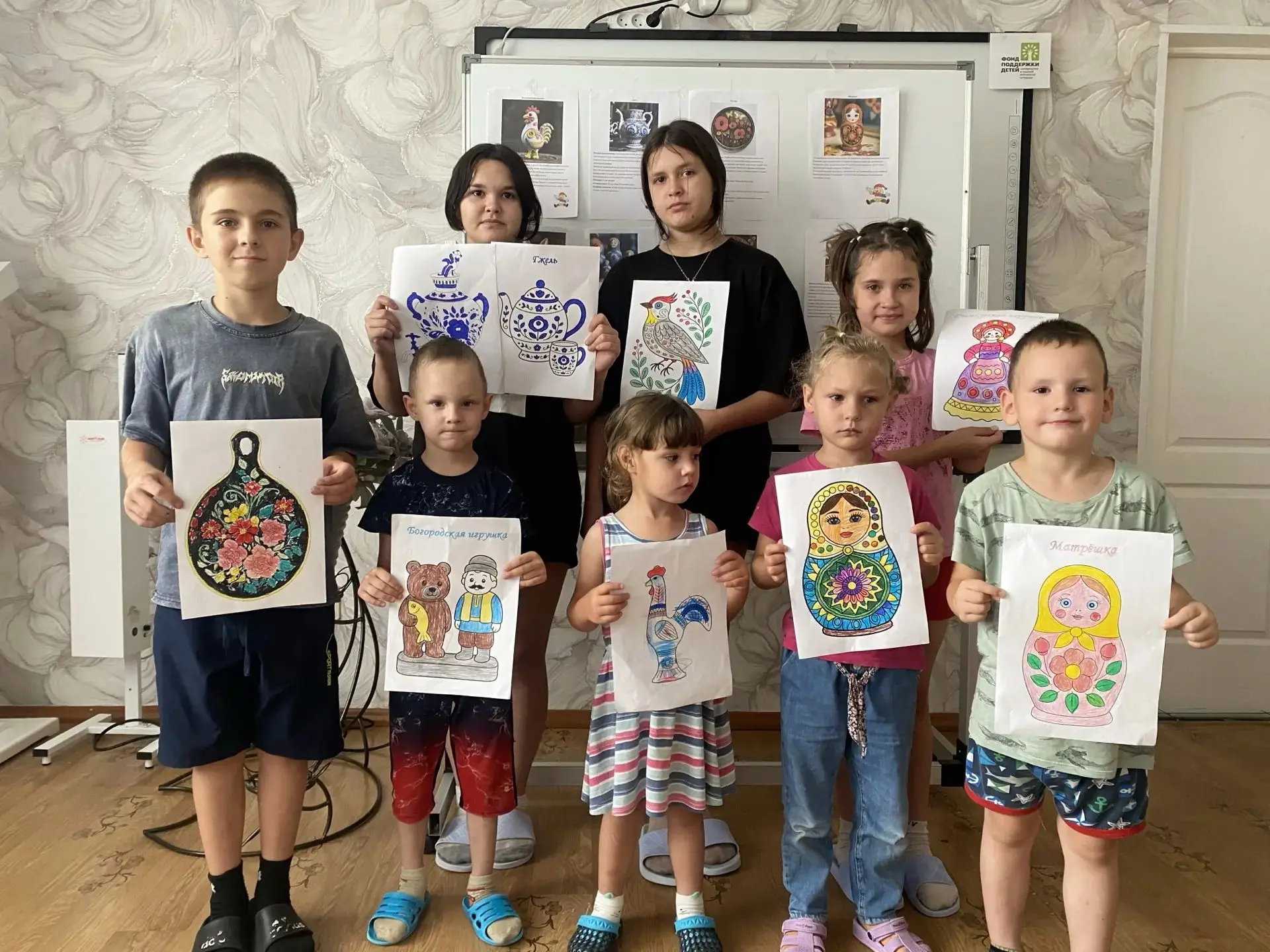 В Прокопьевском СРЦ состоялось увлекательное и познавательное мероприятие — «Конкурс творческих рабо