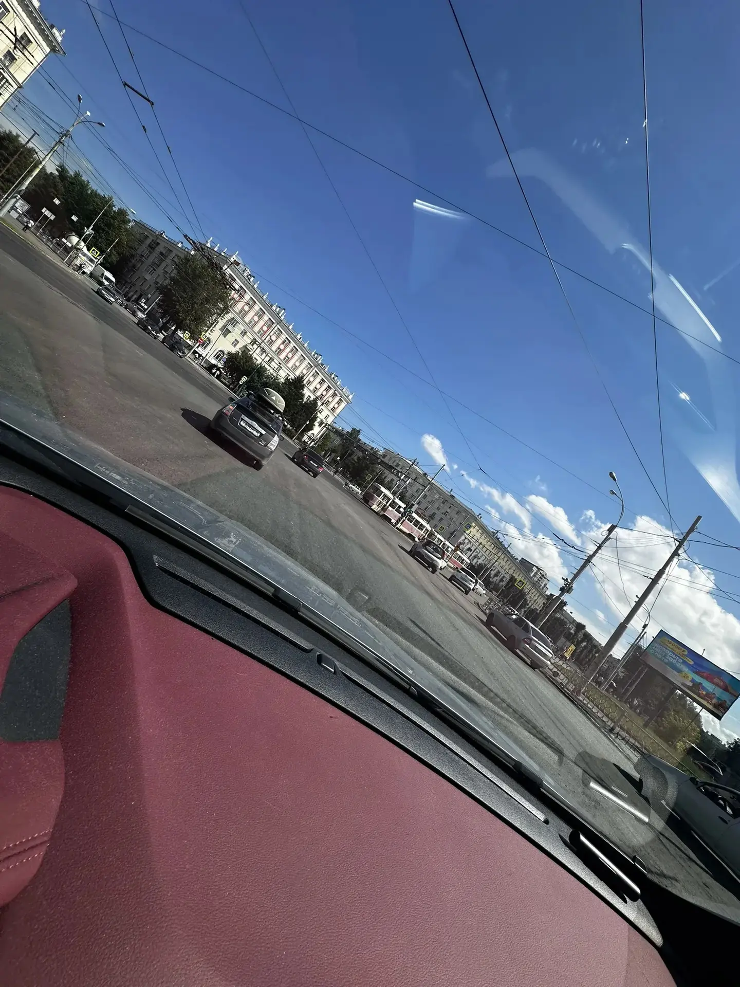 Хочу выразить огромную благодарность за отличный асфальт на Заре. Наконец-то там не чув...