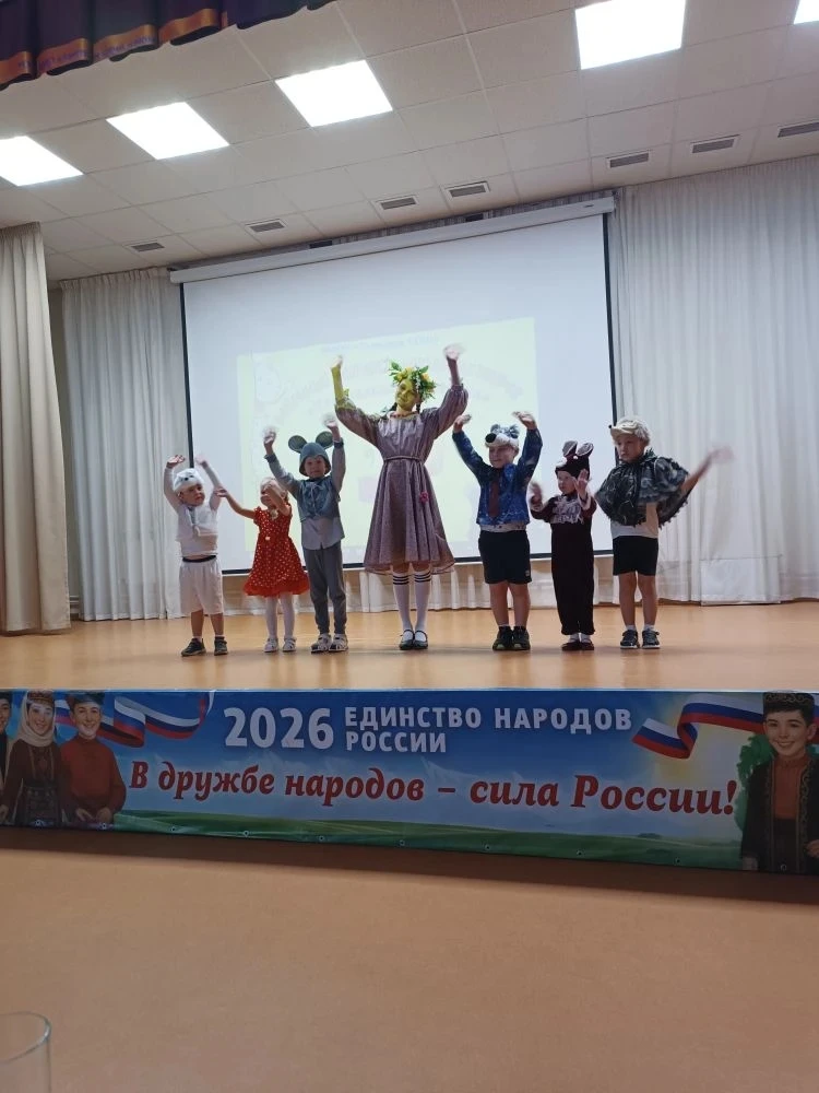 🎭 Свет! Камера! Театр! В Заиграевском районе прошла «Театральная шкатулка»  3 апреля в Талецкой школ