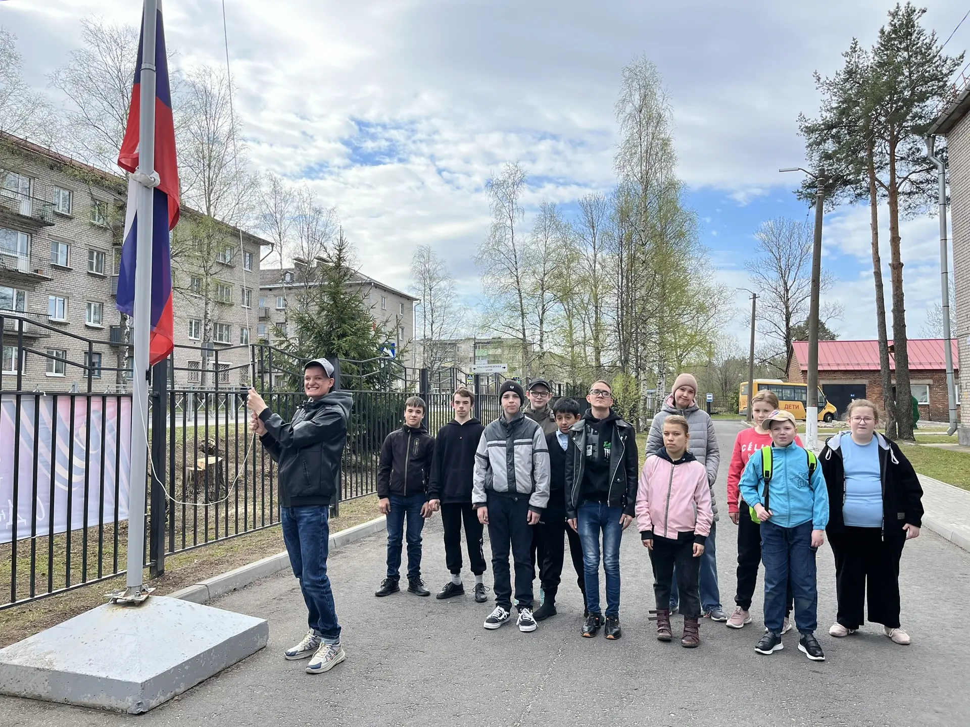 ПОДНЯТИЕ ГОСУДАРСТВЕННОГО ФЛАГА РОССИЙСКОЙ ФЕДЕРАЦИИ 🇷🇺