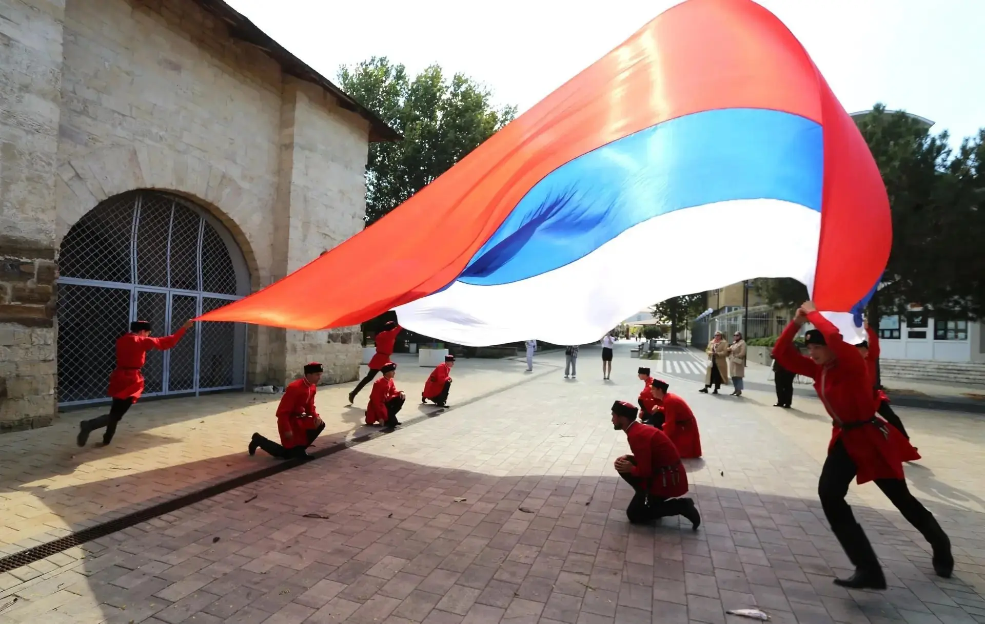 🇷🇺 30 сентября — День воссоединения Новороссии с Россией. В Анапе, у Русских ворот, а...