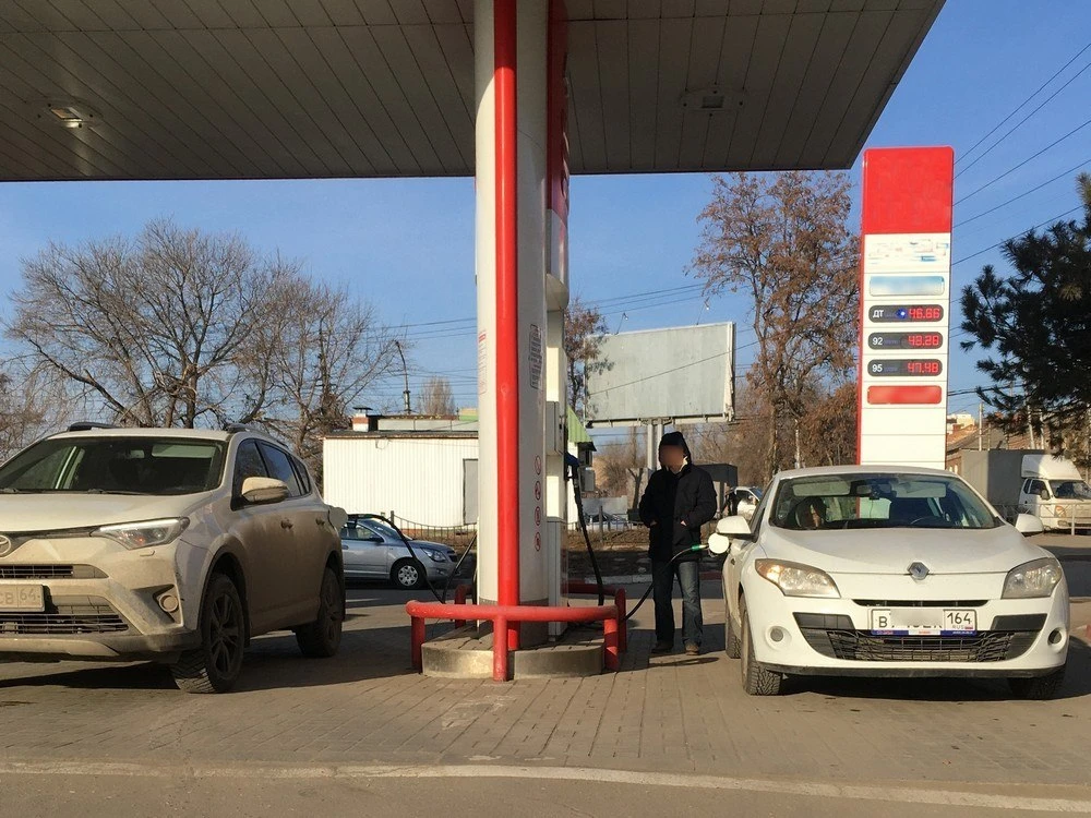 На автозаправках Саратовской области за неделю выросла стоимость бензина АИ-92 и дизель...