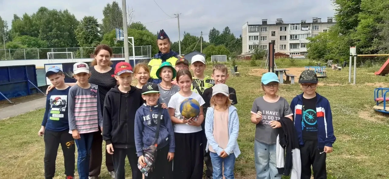 🚨 Безопасные каникулы с ДПС!
Сегодня в нашем пришкольном лагере прошла важная профилактическая встр