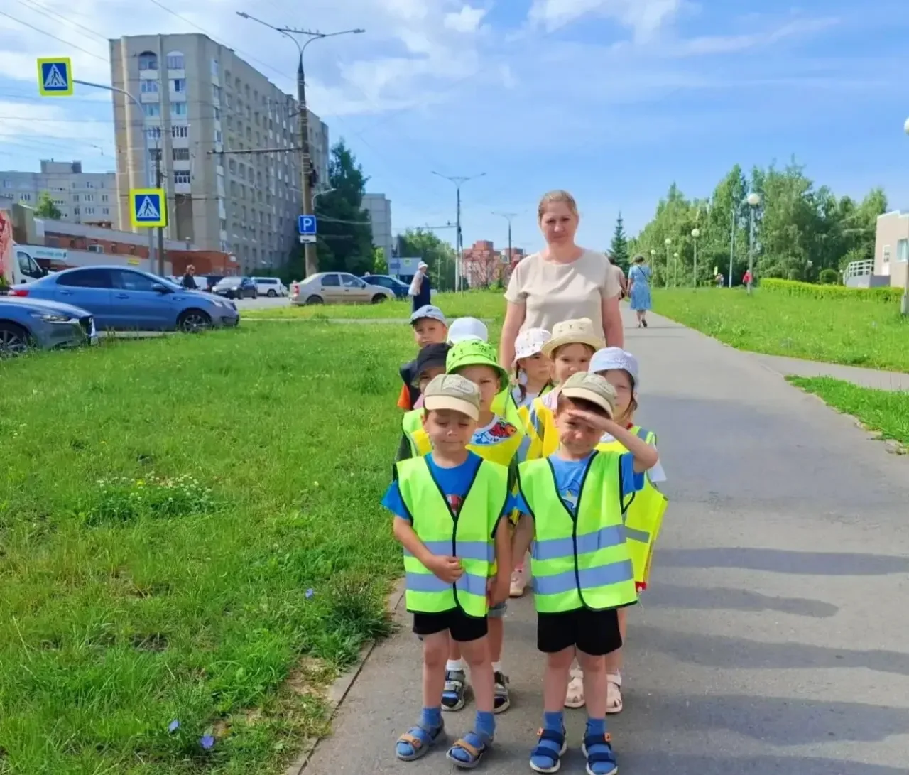 ☀В рамках летнего муниципального проекта «Светофорик» воспитанники #cheb_detsad165 группы "Радуга" о