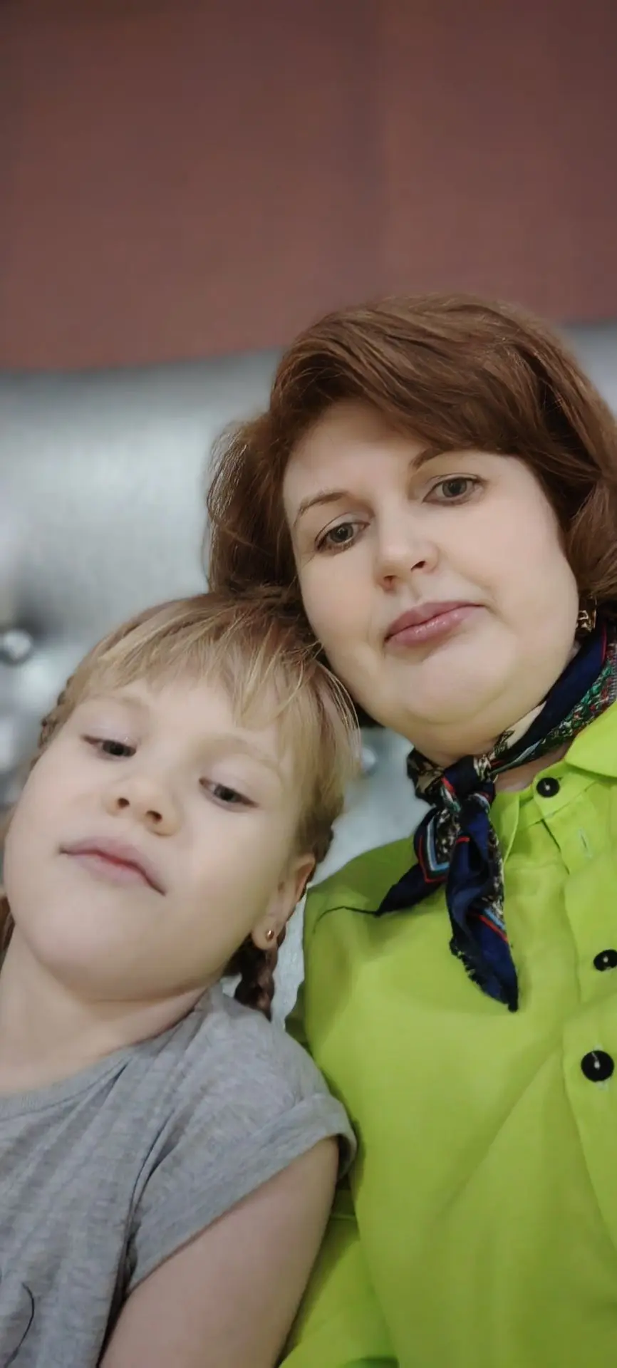 Делюсь фотографиями с дочурками.
У нас женский батальон).
Трое дочурок и внучка).
Я самая счастливая