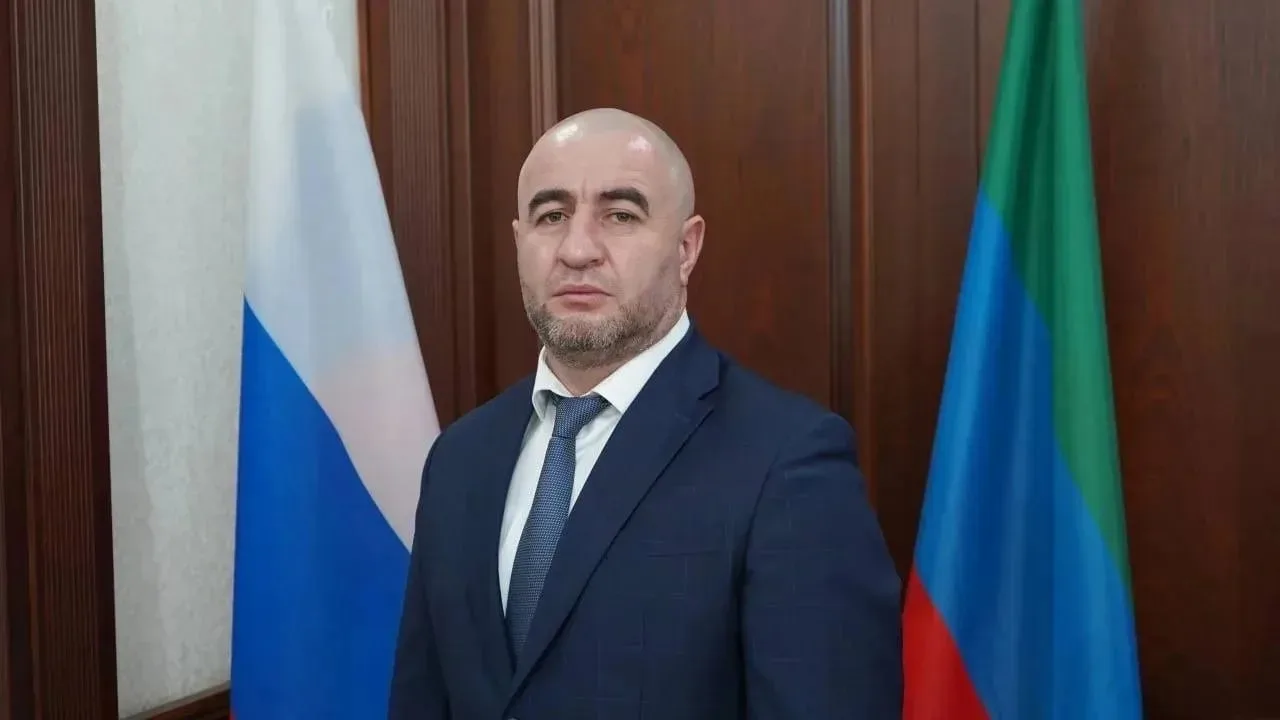 💬 Сегодня свой день рождения отмечает глава города Дагестанские Огни Замир Гаджимурадов!
