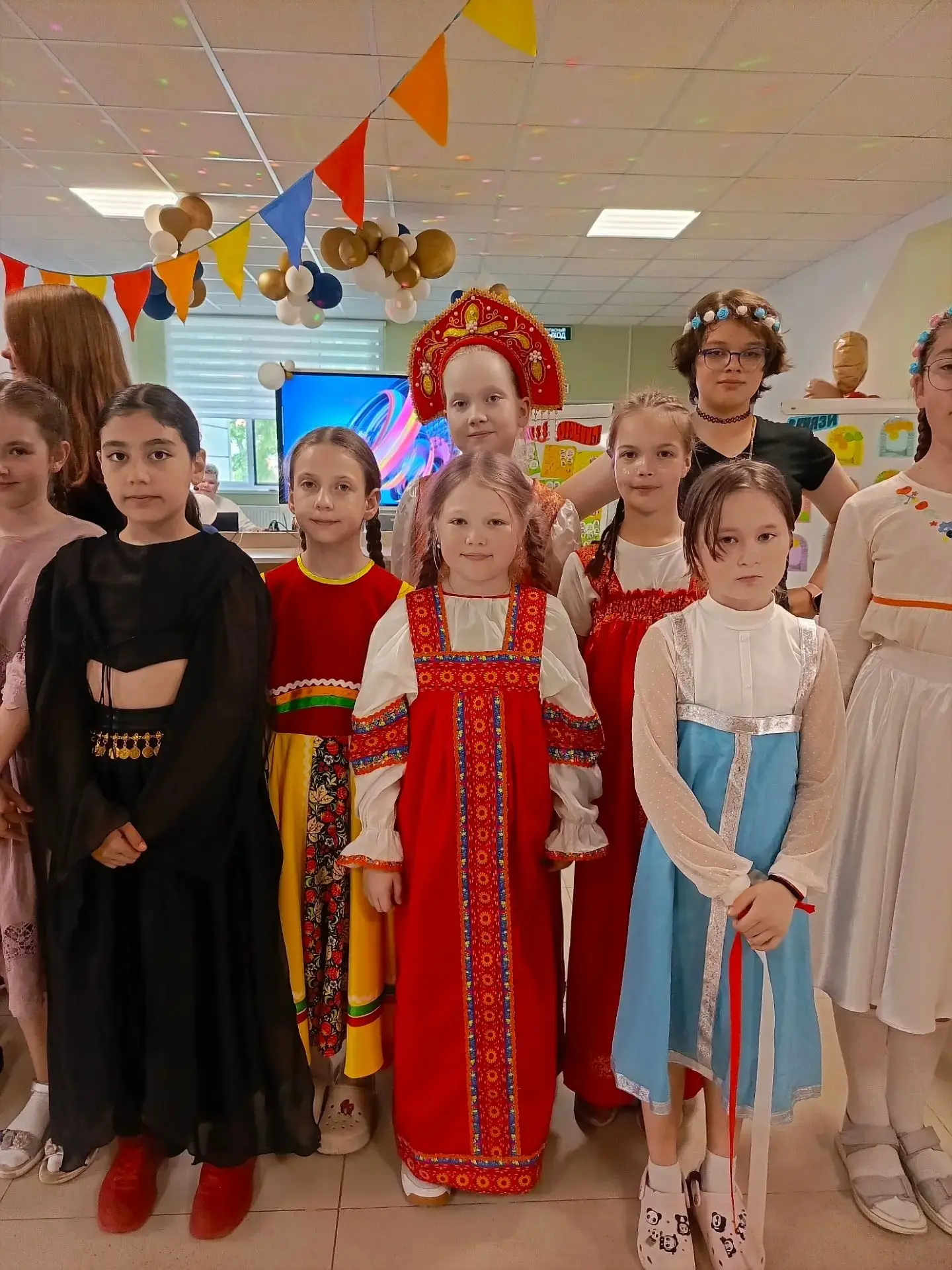 Это было невероятно! 🔥

Сегодня в нашем лагере прошёл гала-концерт «Танцы народов России» — настоящ