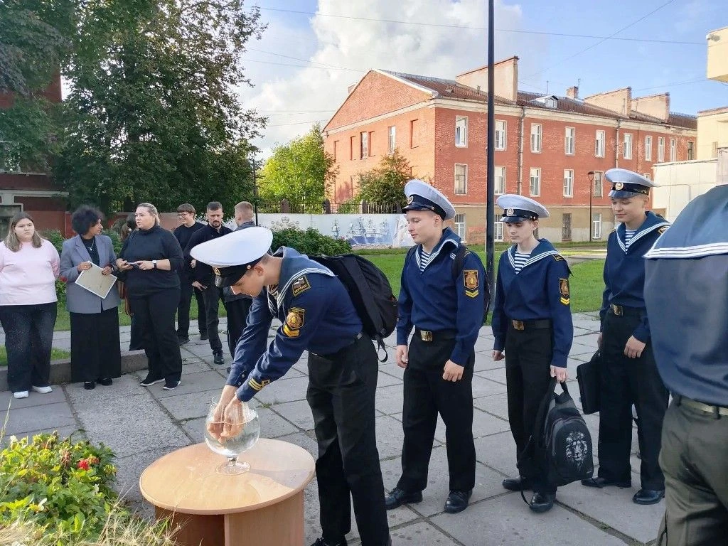 🔹 В Кронштадтском Дворце молодёжи состоялась региональная акция «Нет – террору! Да – м...