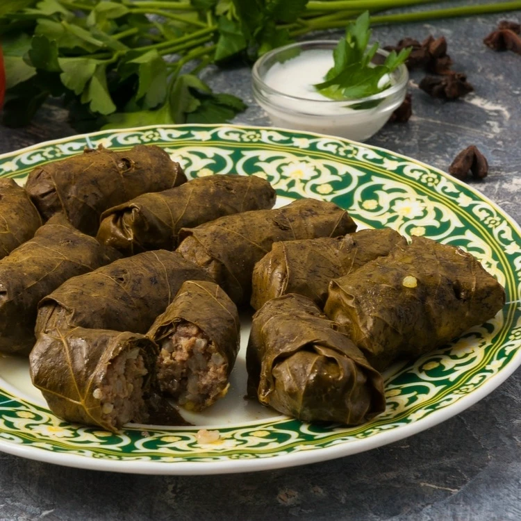ДОЛМА С ФАРШЕМ И РИСОМ