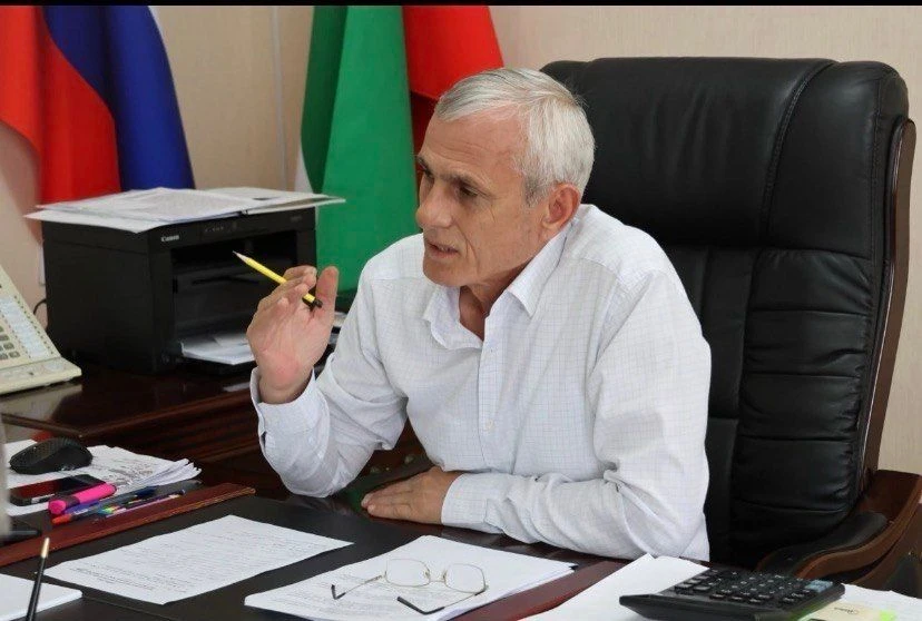 Сегодня свой день рождения отмечает заместитель министра автомобильных дорог ЧР Ризван ...