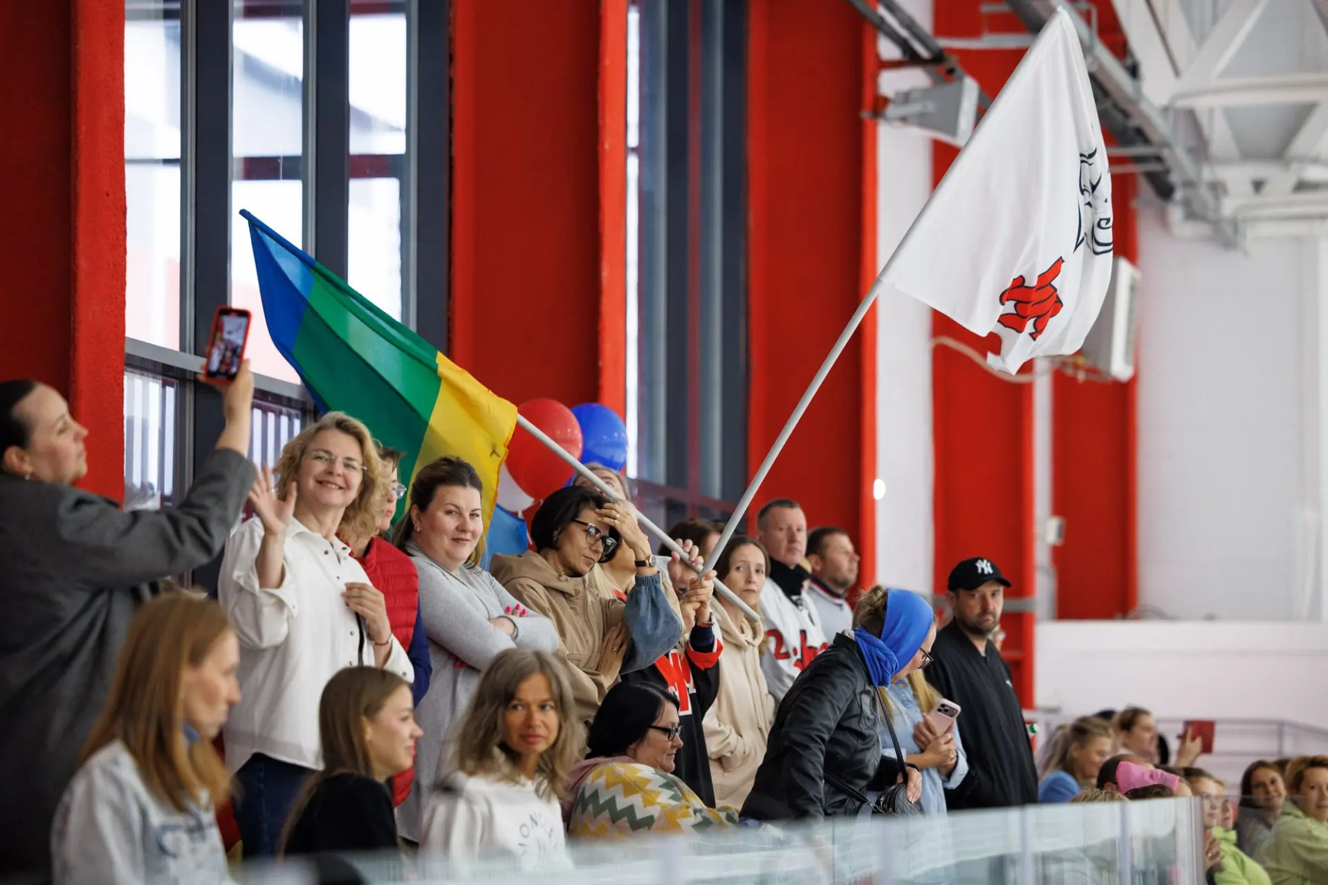 Спорт не знает границ, и яркое тому подтверждение – международный фиджитал-турнир «Шайб...