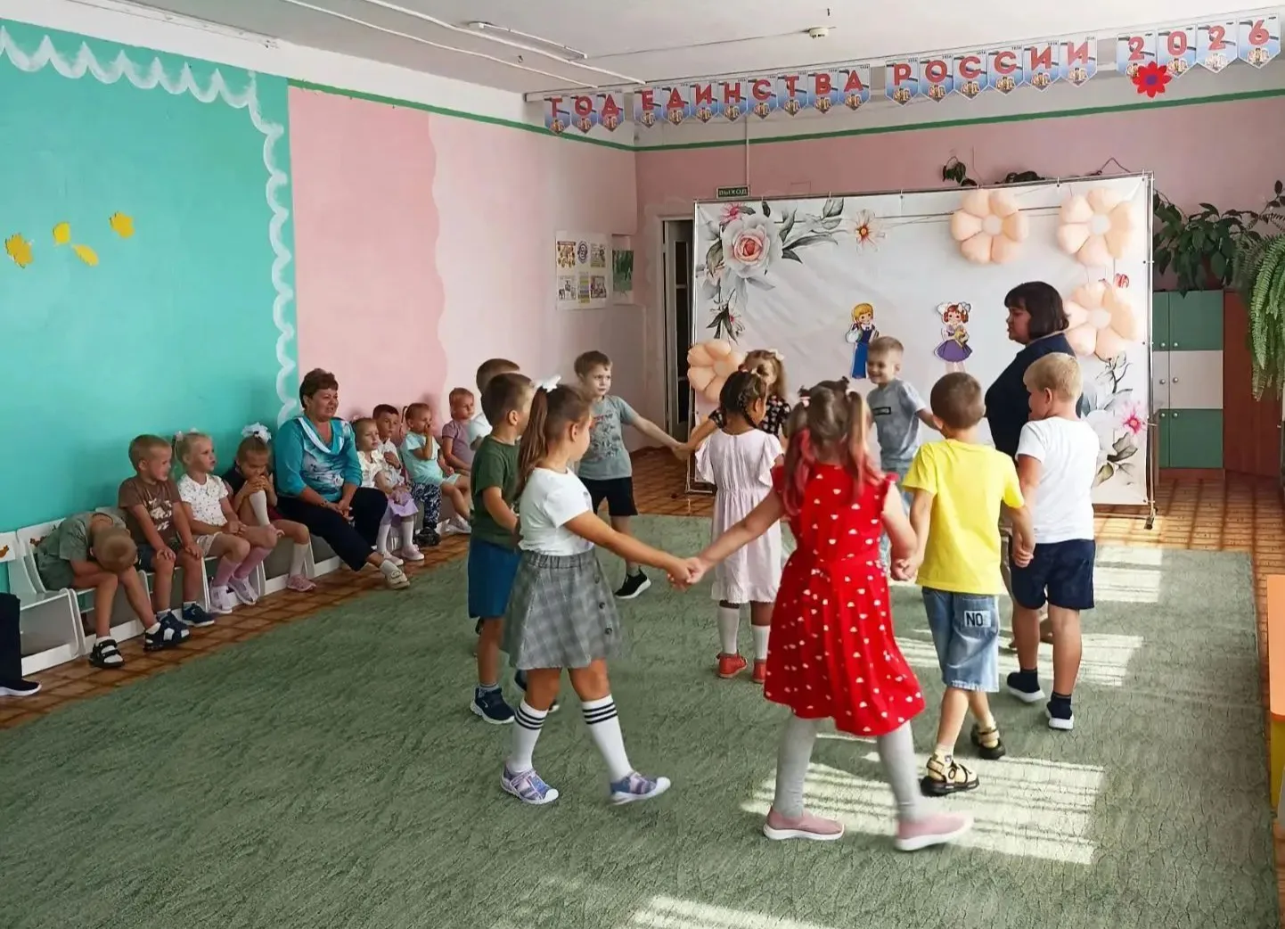 Каждый ребёнок познает мир, активно исследует окружающую среду, стремится понимать прои...