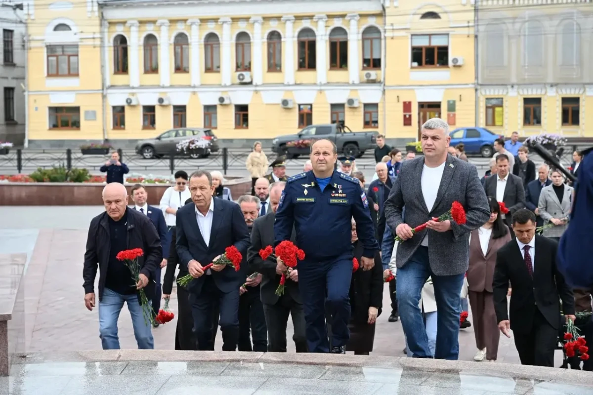 🙏 В день рождения Зои Космодемьянской тамбовчане возложили цветы к ее монументу