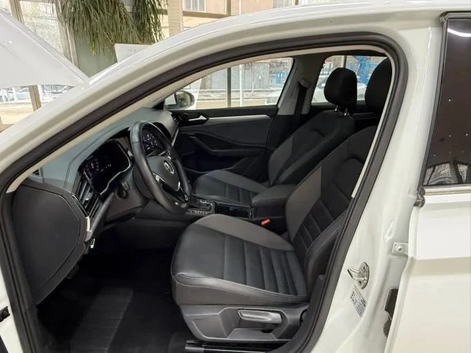 VOLKSWAGEN SAGITAR 280TSI DSG из Китая🇨🇳  • год выпуска 2021/10 • 1.4 л. бензин/ 150 л.с. • пробег -