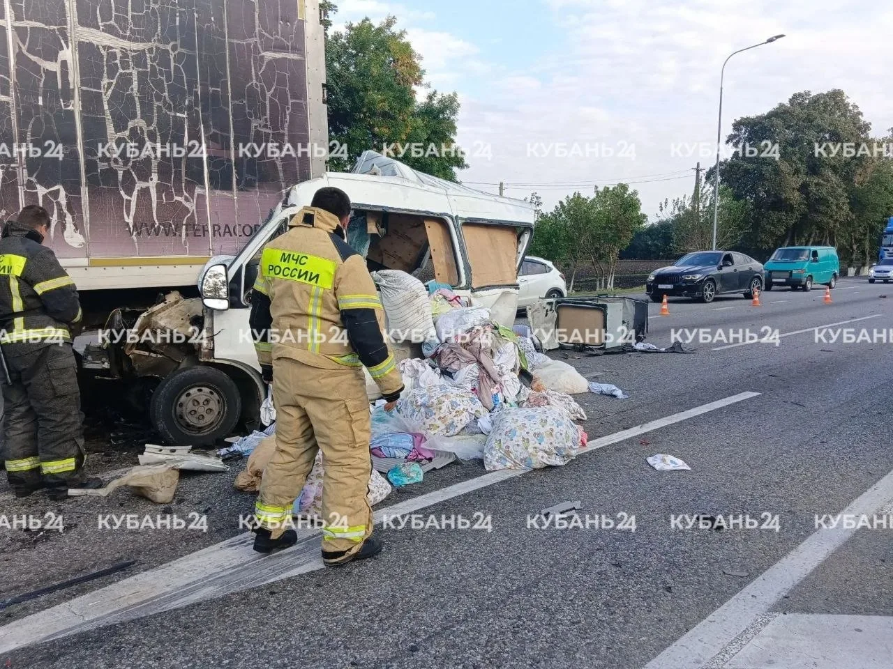 😨 Fiat залетел под фуру в тройном ДТП на трассе в Новокубанском районе.