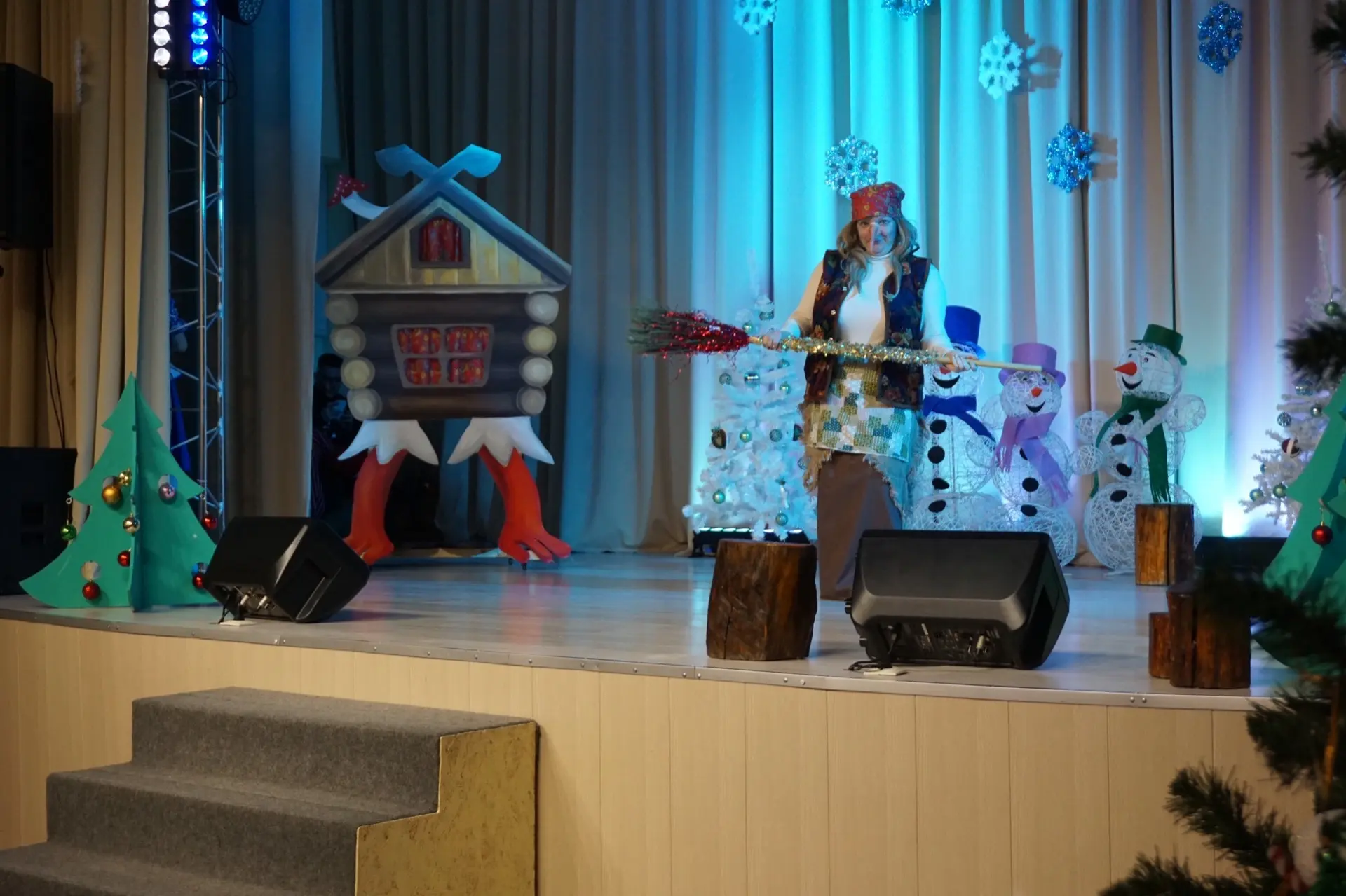 🎄✨ Новогоднее чудо✨🎄 В преддверии Нового года для учеников начальных классов прошёл яркий и увлекате