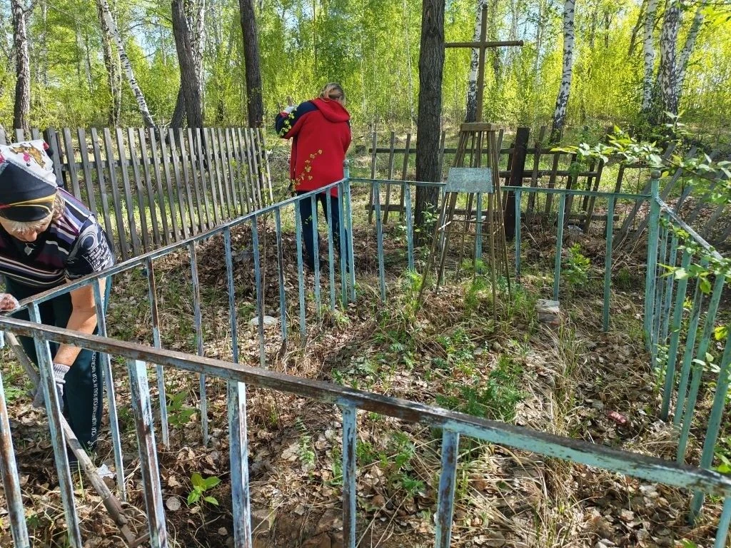 8 мая 2026г  работники администрации Аксенихинского сельсовета, дома культуры, ФАПа, уч...