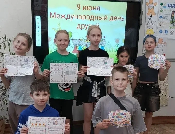 Сегодня в 1-м отряде нашего лагеря «Сто тропинок, сто дорог» прошёл необычный разговор. 💬
