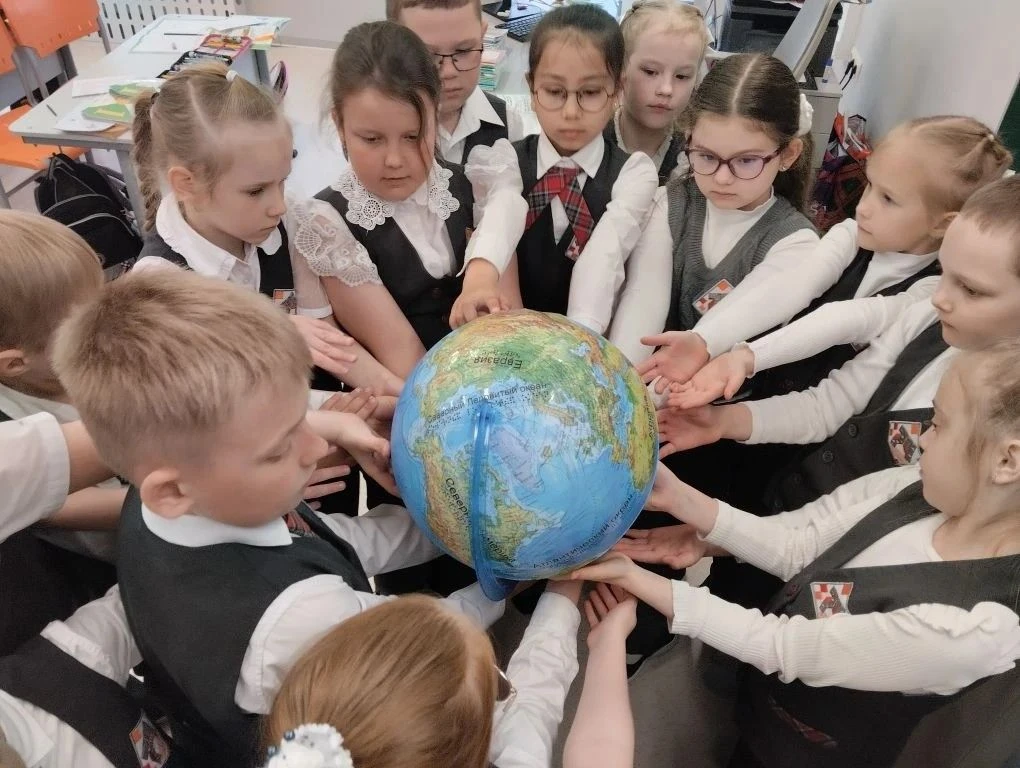 ДАДИМ ШАР ЗЕМНОЙ ДЕТЯМ!   Мы живём на красивой планете Земля🌎 Одно из самых важных дел - это беречь 
