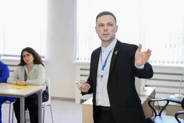 👩‍🏫 Четыре директора школ в Подмосковье примут участие в заключительном этапе всероссийского профе