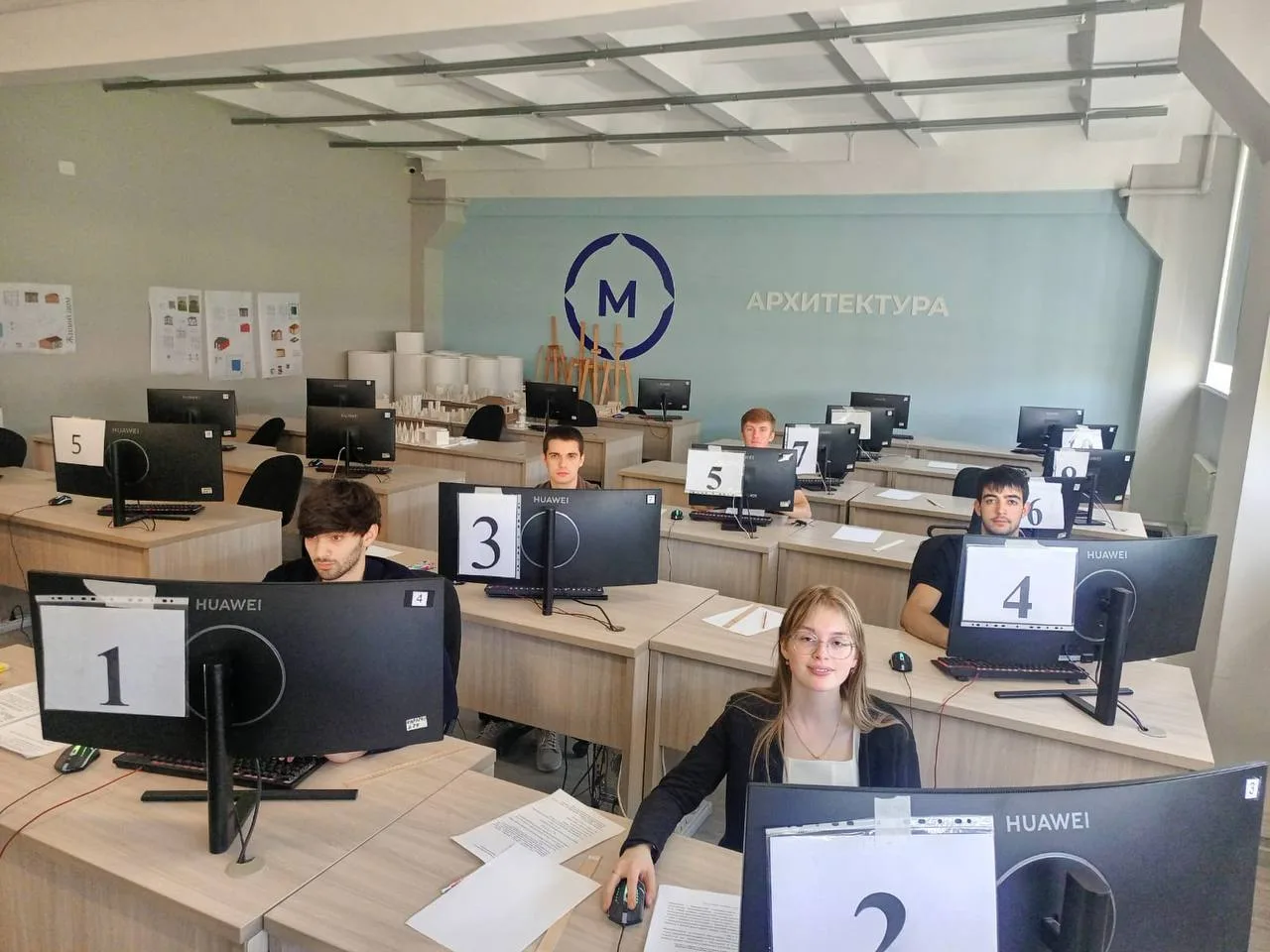 В Северо-Кавказском строительном техникуме проходит демонстрационный экзамен: будущие специалисты в 