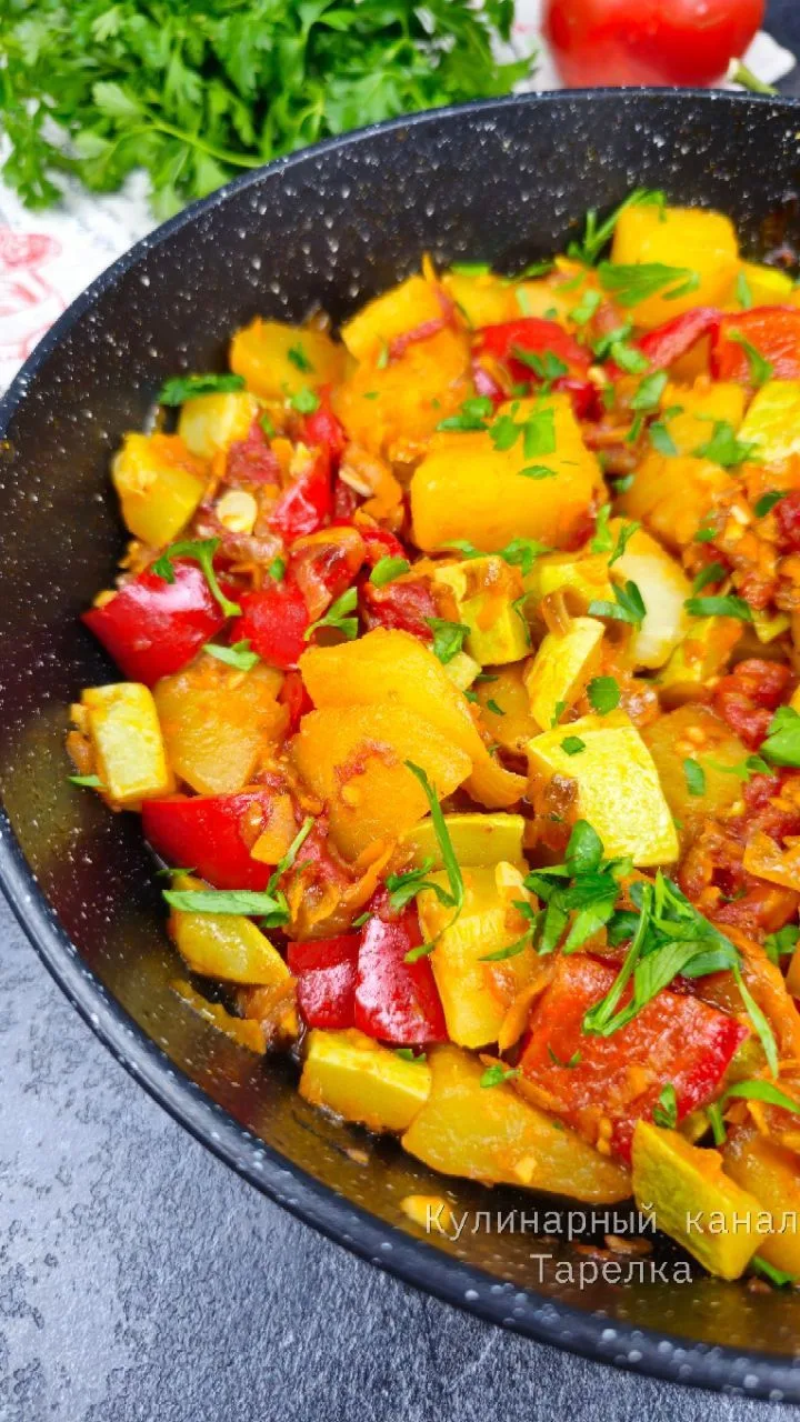 Вкусное, яркое овощное блюдо. Приготовим овощное рагу   В самом приготовлении нет ничег...