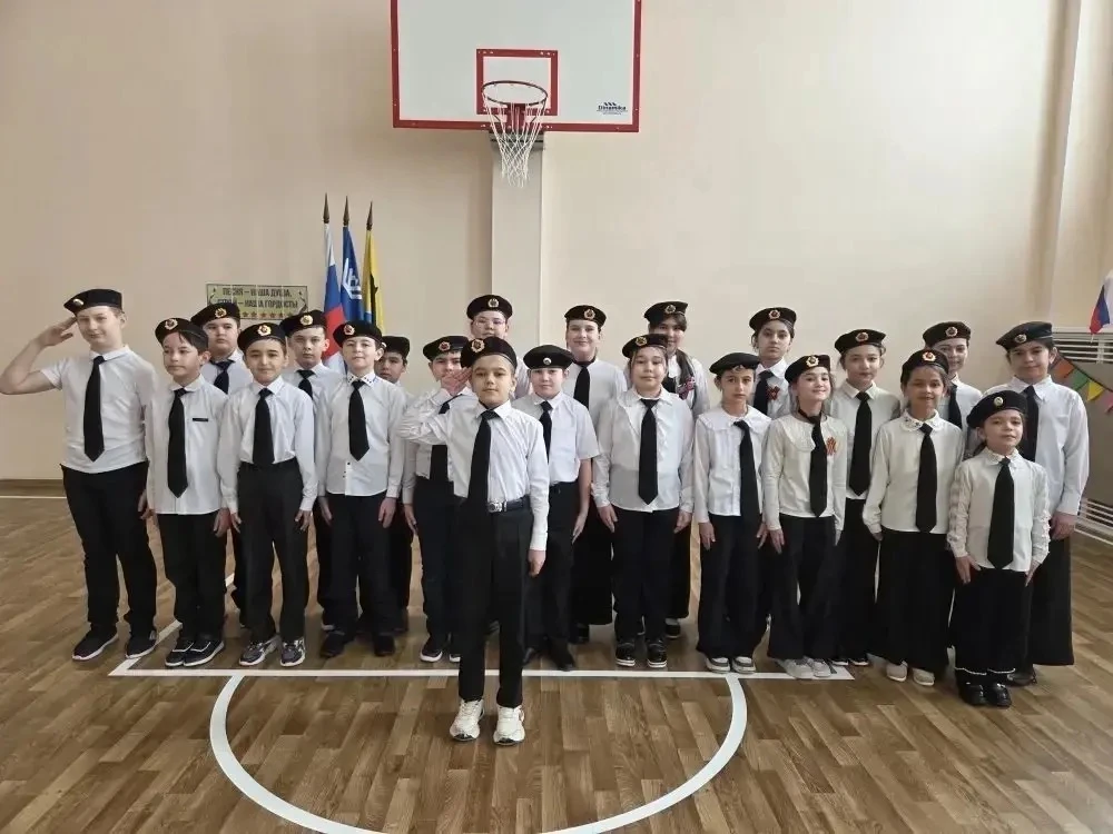 «Смотр строя и песни». 20 марта по сложившейся традиции в 3 корпусе нашей школы прошёл очередной кон