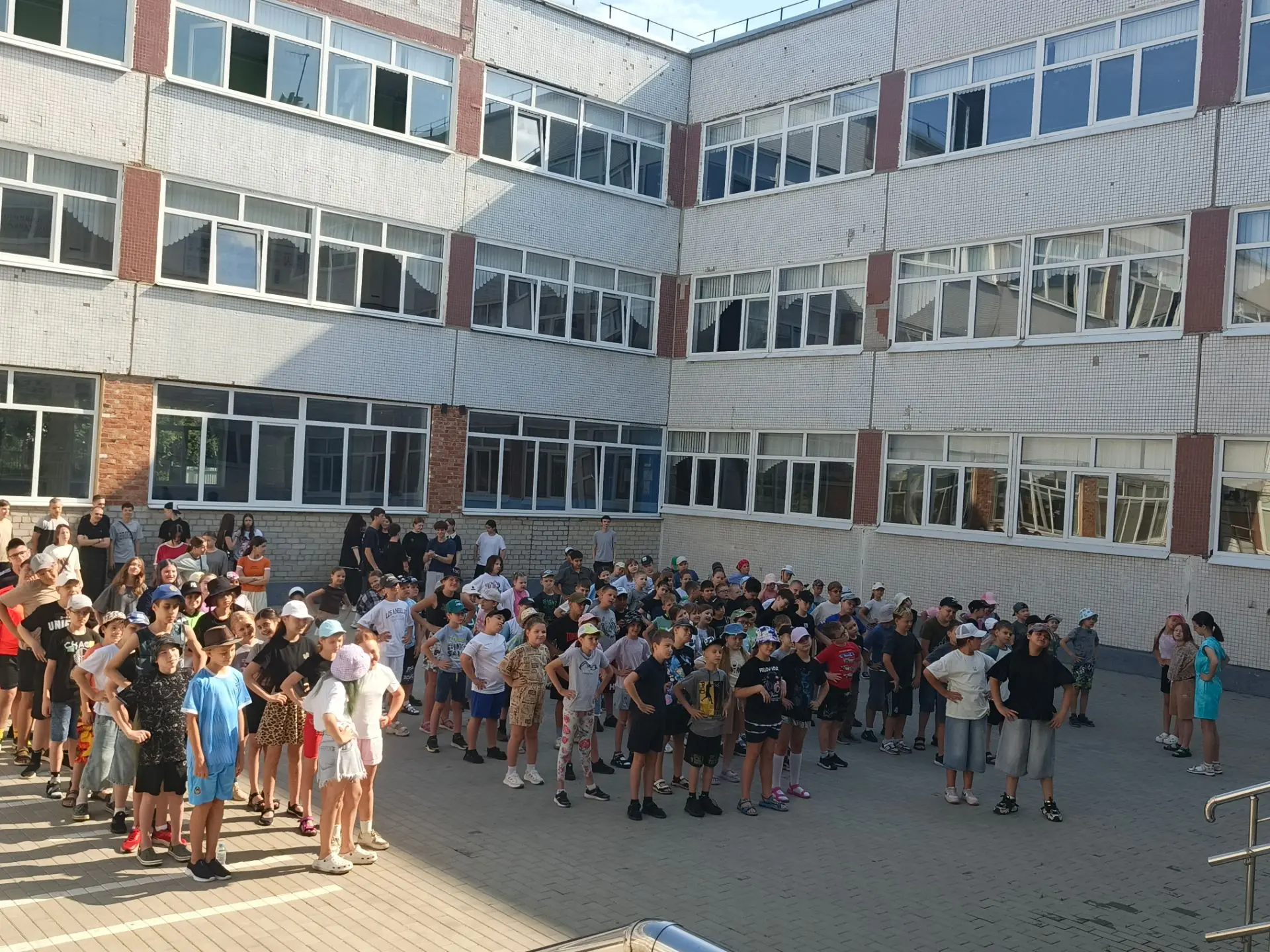 🏁 Старт летней оздоровительной кампании: открытие смены лагеря «Парус»

Сегодня, 19.06.2026 г., на 