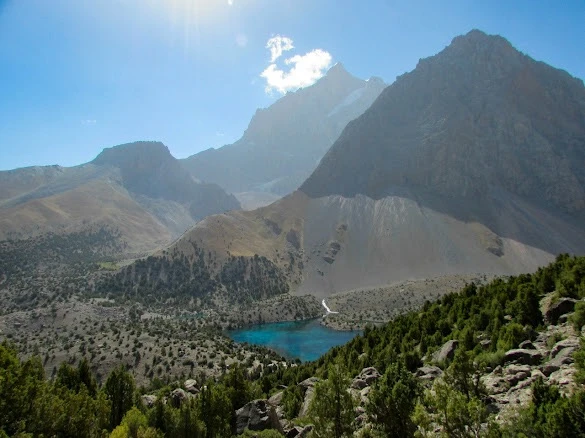 РУБРИКА «УЧИТЕЛЬ БЕЗ ГАЛСТУКА»🏔️🧗🏻‍♀️

Сегодня в рамках нашей рубрики хотелось бы представить чел