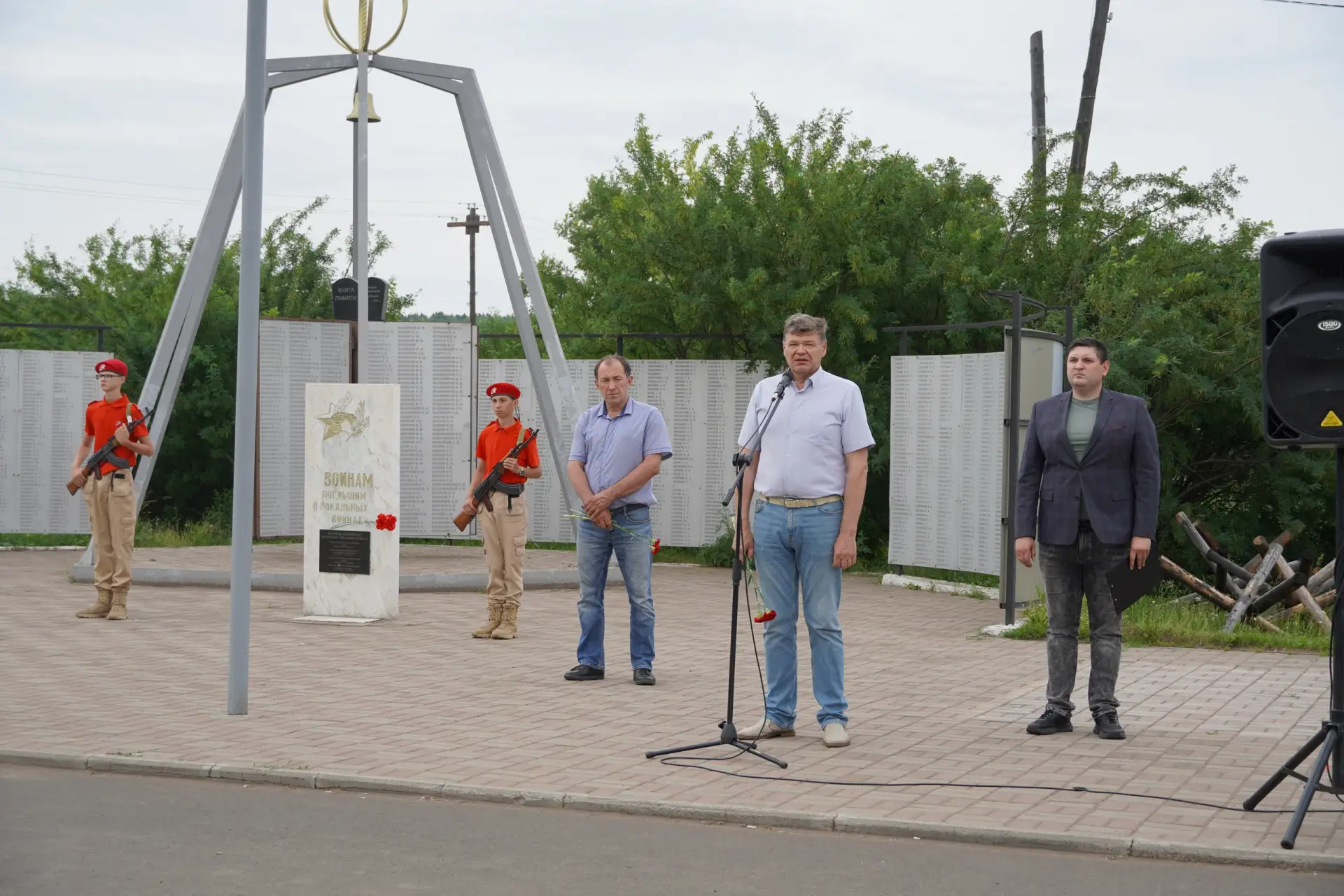 1 июля дзержинцы отметили День ветеранов боевых действий. У мемориала в центре села Дзержинского соб