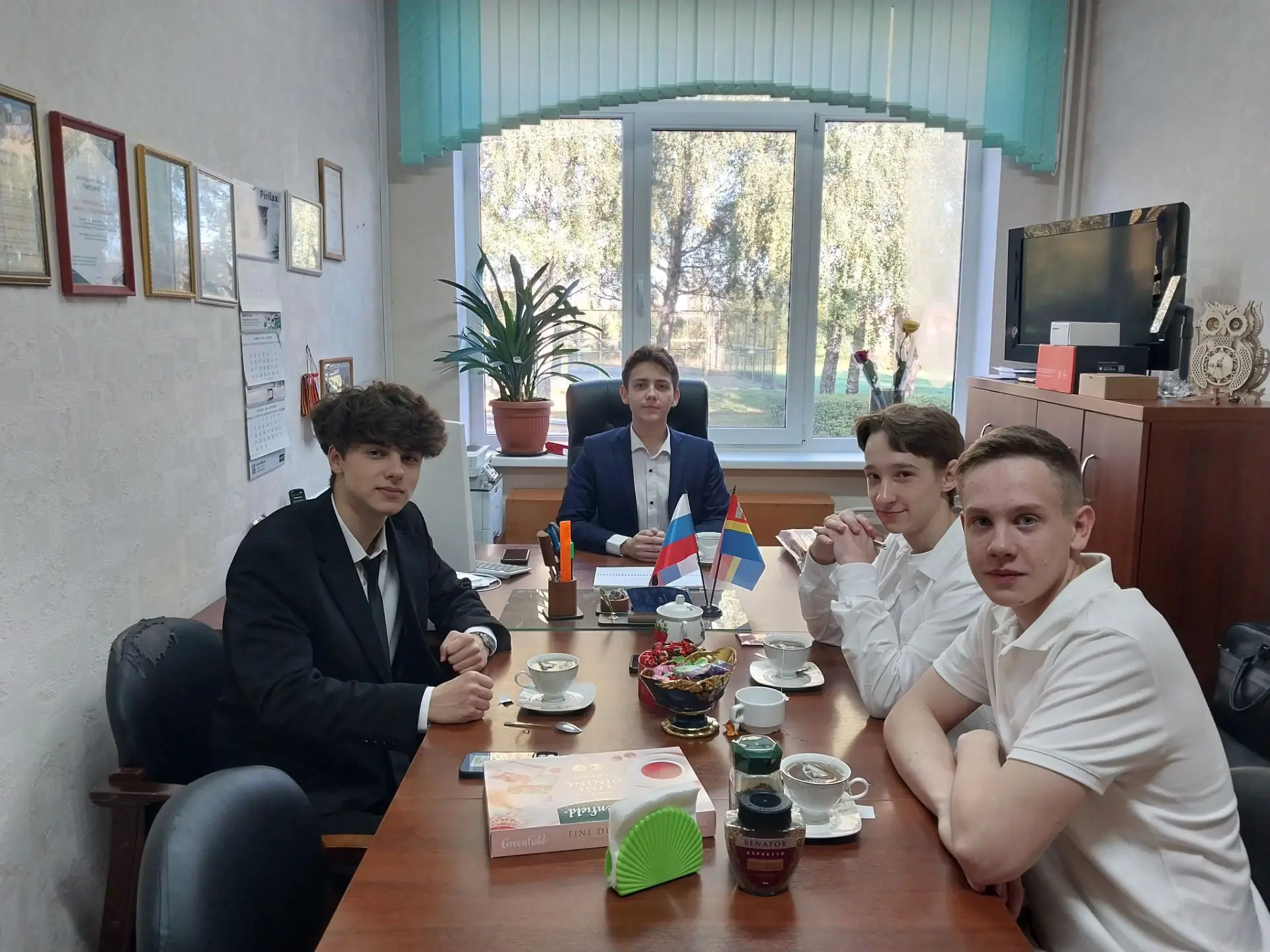 В Славской школе -день самоуправления!Директор-Родион Сергеевич Седогин и его команда!