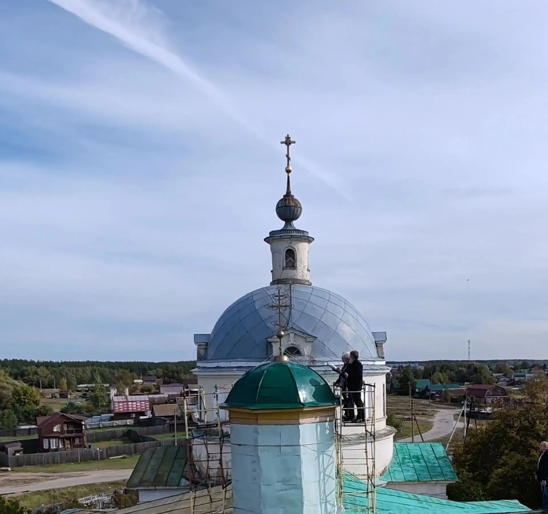 Освящение креста в Трёхсвятительском храме 💛