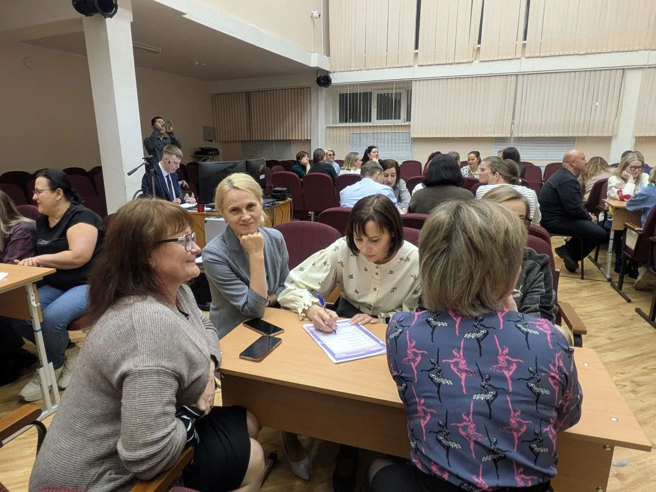 🎉 15 декабря состоялся яркий и ностальгический квиз для родителей «90-е, мы скучаем»! 🎉  Эта игра ст