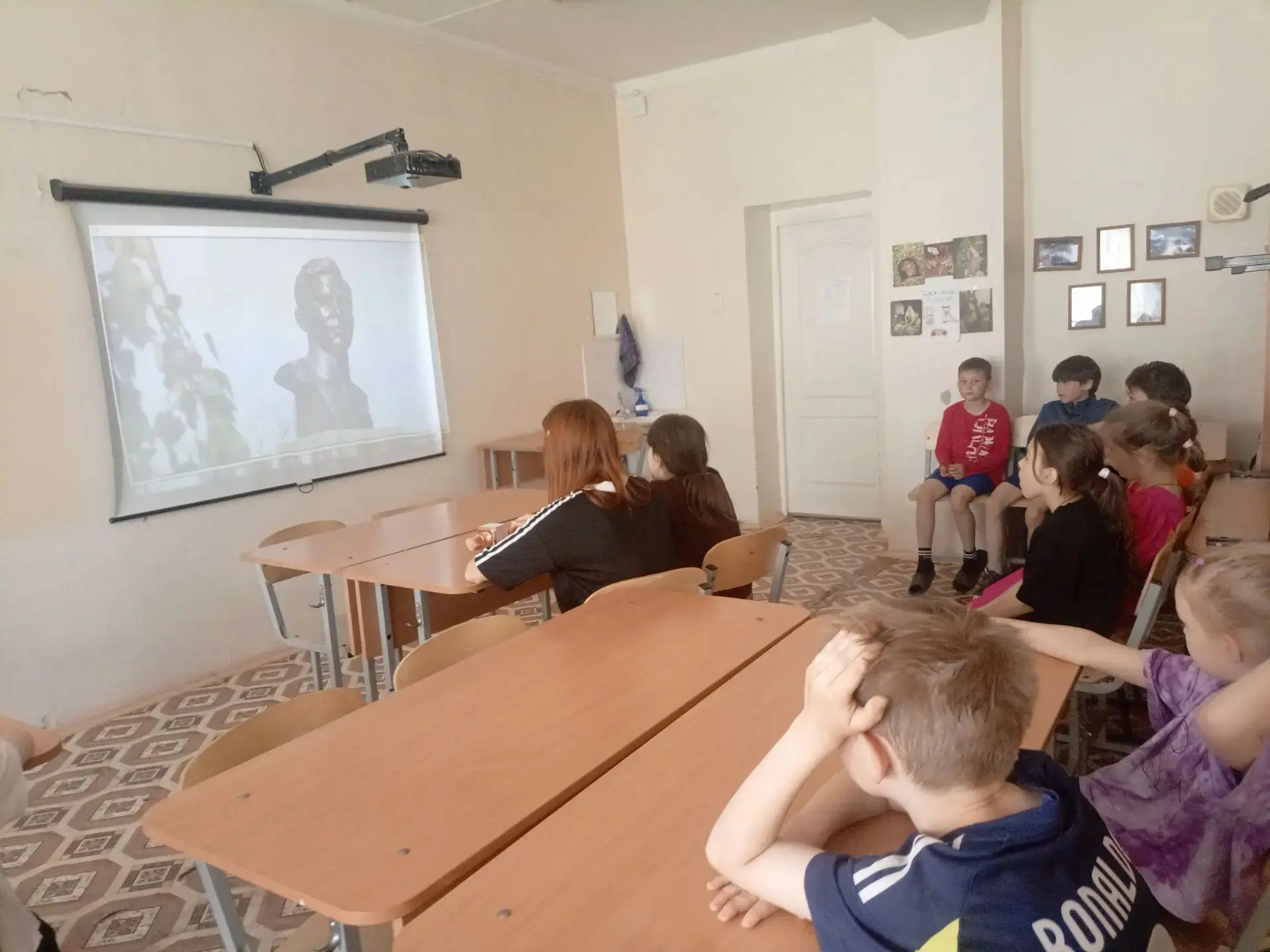13 июня  в пришкольном лагере "Олимпиец" был организован  просмотр фильма "Муса Джалиль. Поэт и геро