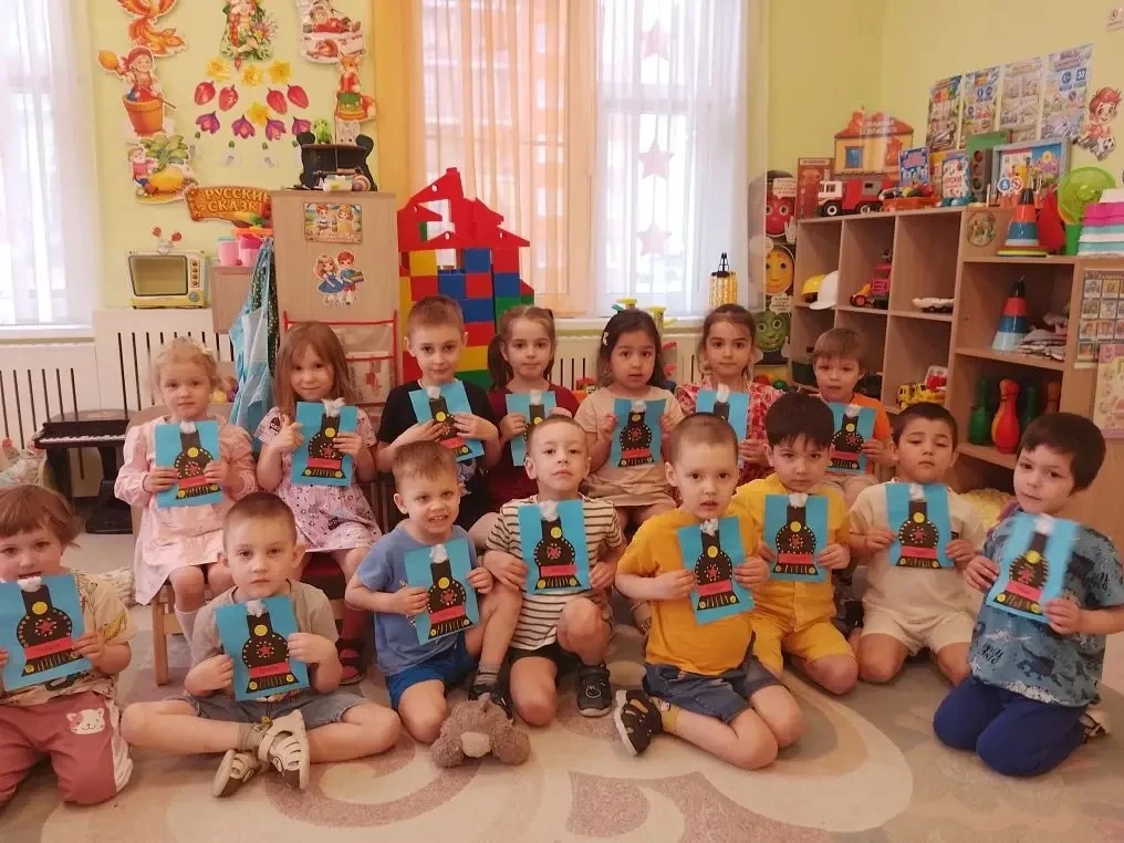 Сегодня в группе «Жар-птица» царила атмосфера творчества! Мы с ребятами отправились в у...